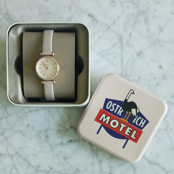 🌼 NWT Fossil grey leather watch - Picture 3 of 5